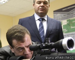 Д.Медведев напомнил о расстрелах, обсуждая срыв оборонзаказа