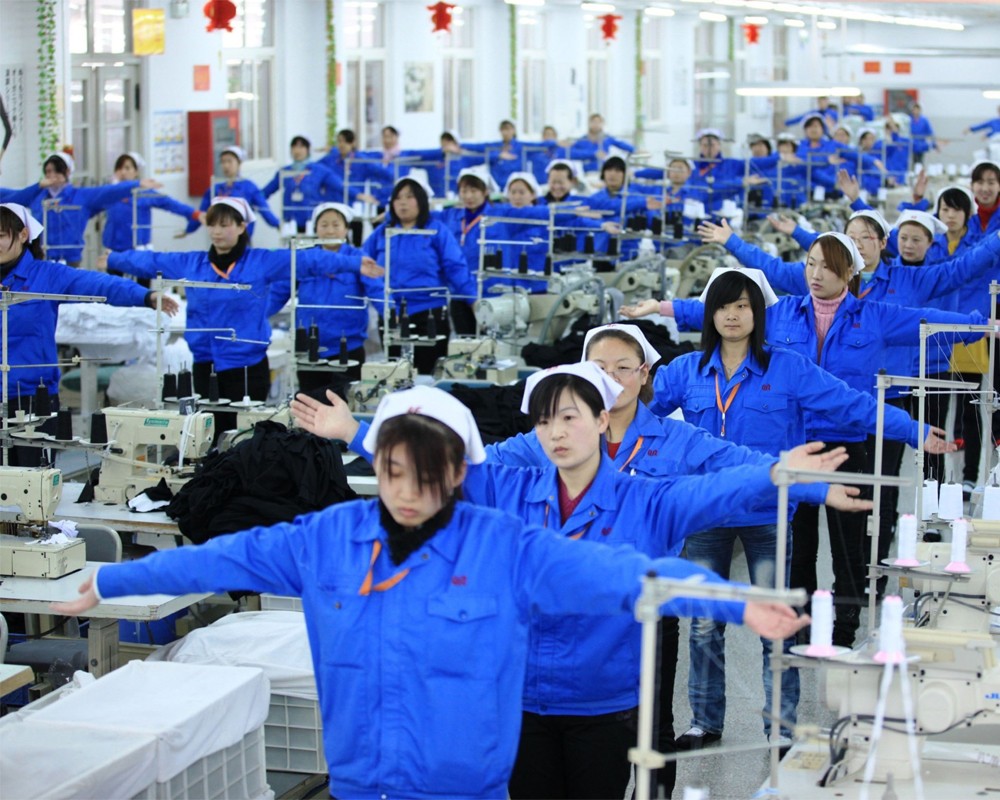 Работники экономической отрасли. Китайская фабрика. Фабрика в Китае. Промышленность Китая. Завод в Китае.