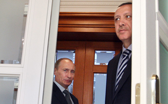 Президент России Владимир Путин (слева) и&nbsp;президент Турции Реджеп Тайип Эрдоган, май 2009&nbsp;года


