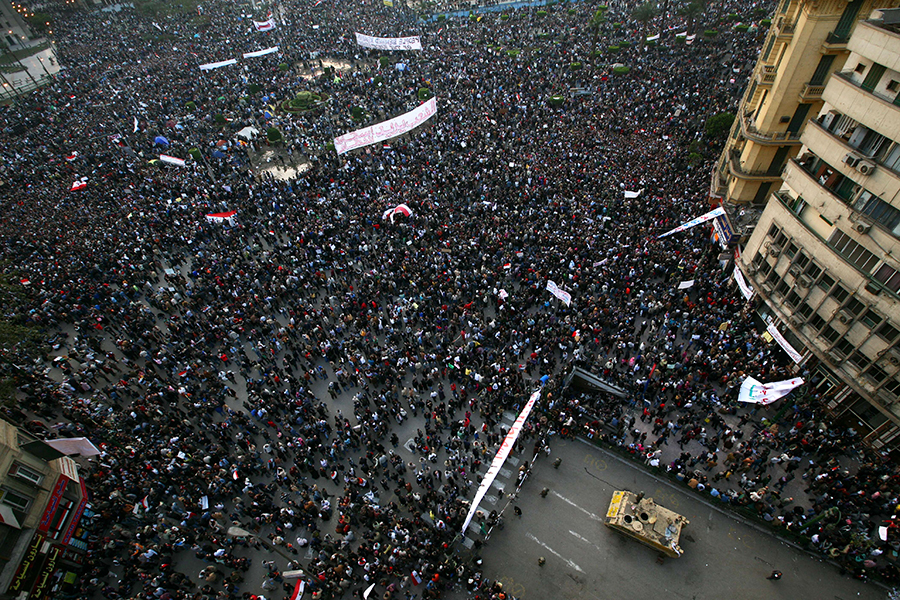 В феврале 2011 года в&nbsp;Египте начались масштабные народные выступления. Протестующие требовали смены власти, отмены чрезвычайного положения, решения экономических и&nbsp;социальных проблем.