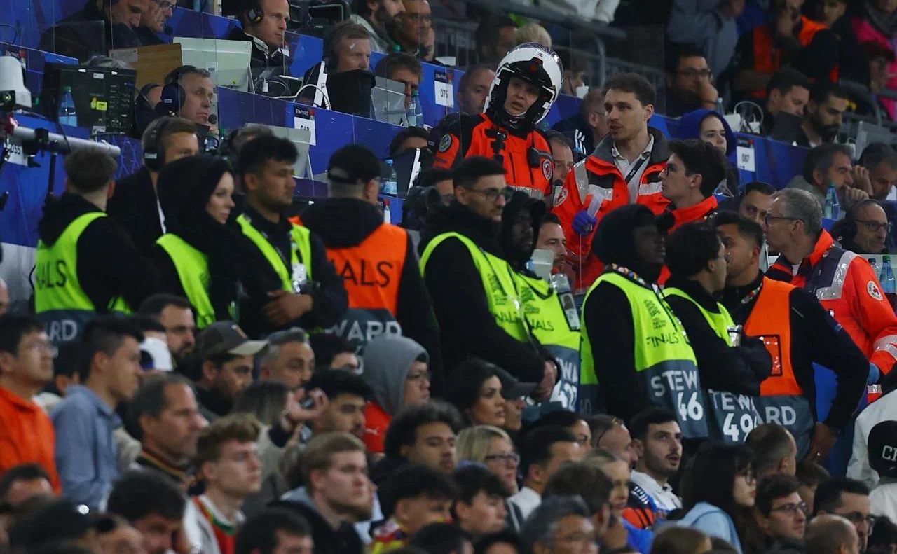 Kai Pfaffenbach / Reuters