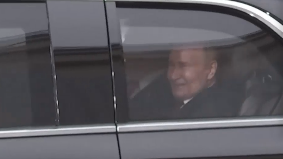 «РИА Новости» узнало, почему Путин сел в Cadillac Трампа, а не свой Aurus
