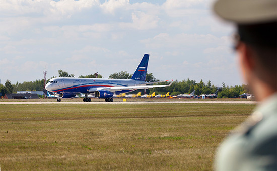 Самолет ​Ту-214


