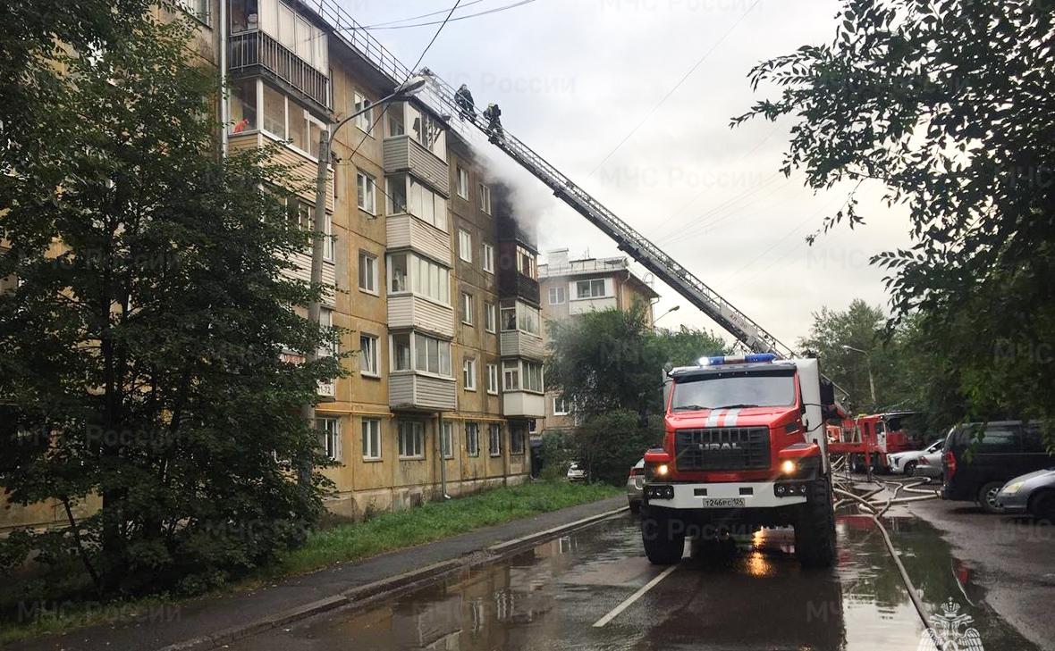 В Красноярске загорелся многоквартирный дом — РБК