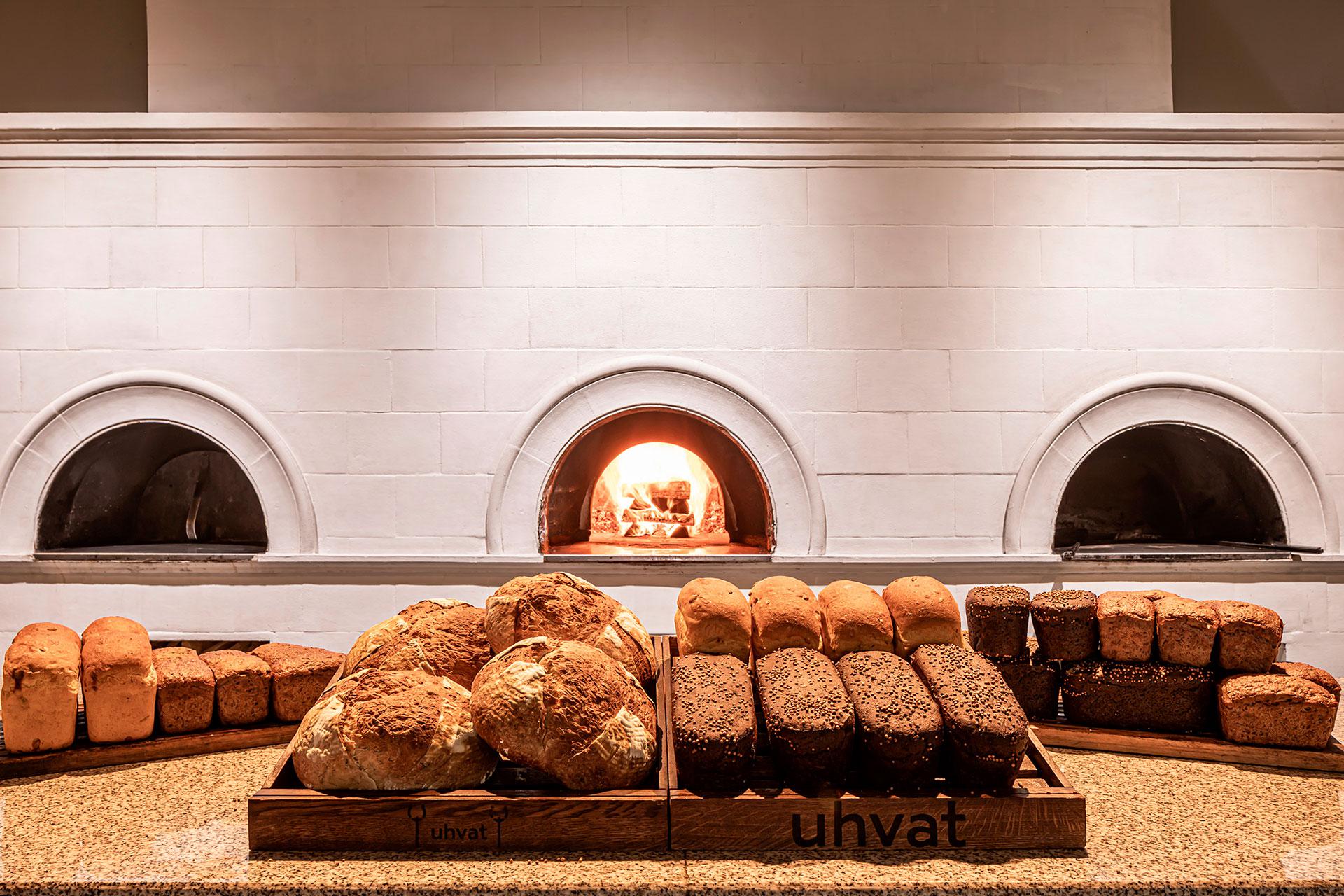 Интерьер ресторана &laquo;Uhvat&raquo;