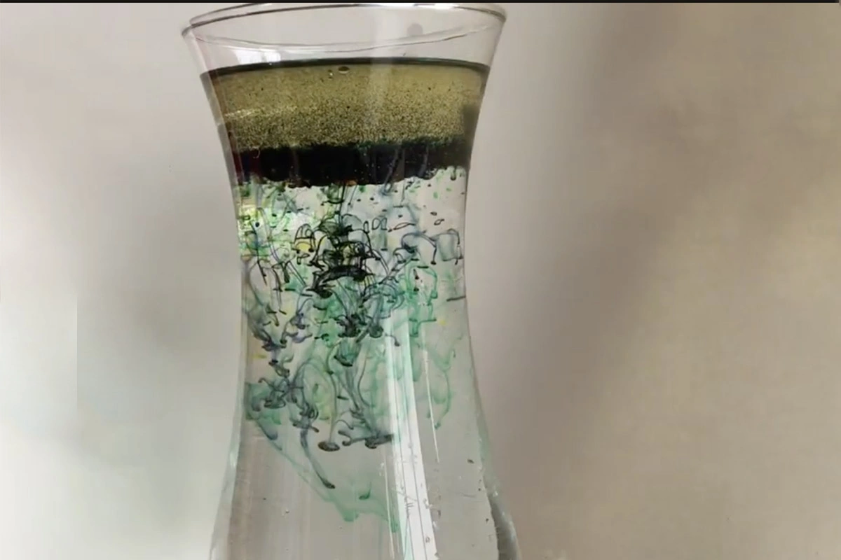 В этом эксперименте лучше использовать несколько красителей