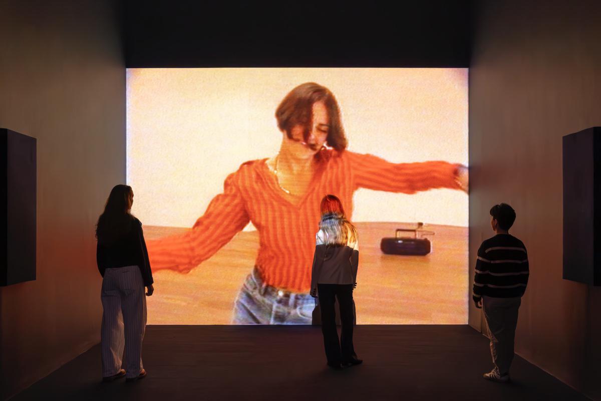 Трейси Эмин, инсталляция &laquo;Why I Never Became Dancer&raquo; (1995), выставка &laquo;Трейси Эмин: Вторая жизнь&raquo; в Tate Modern