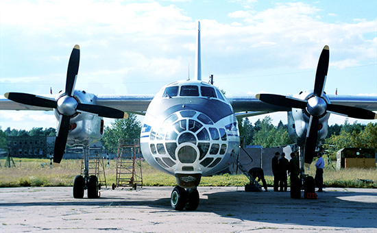 Российский самолет&nbsp;Ан-30Б. Архивное фото