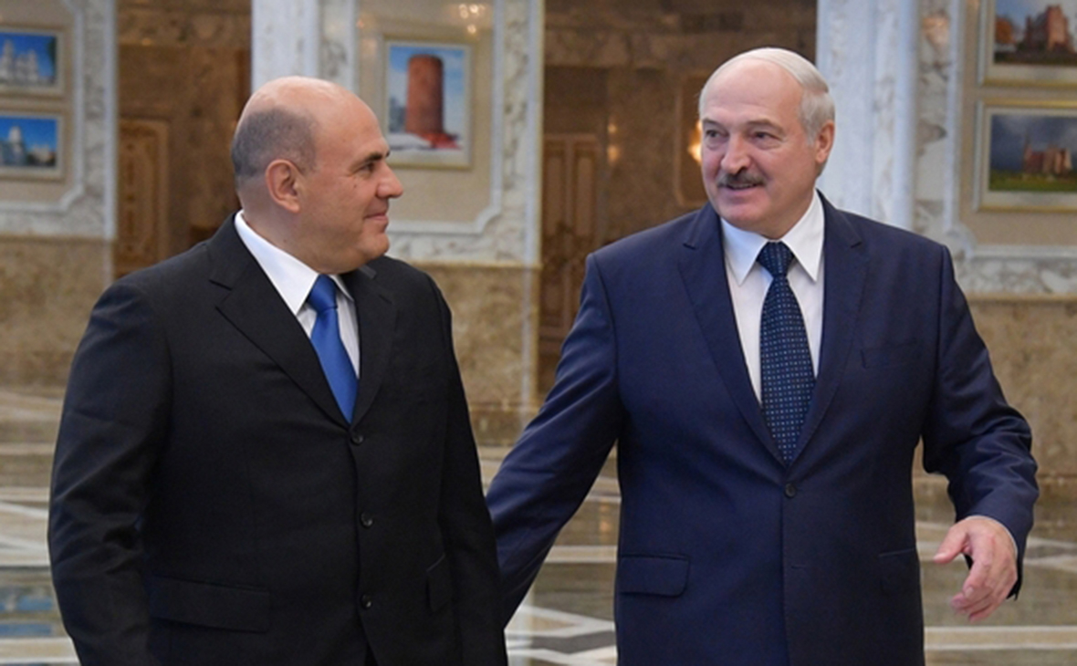 Михаил Мишустин и Александр Лукашенко (справа)
