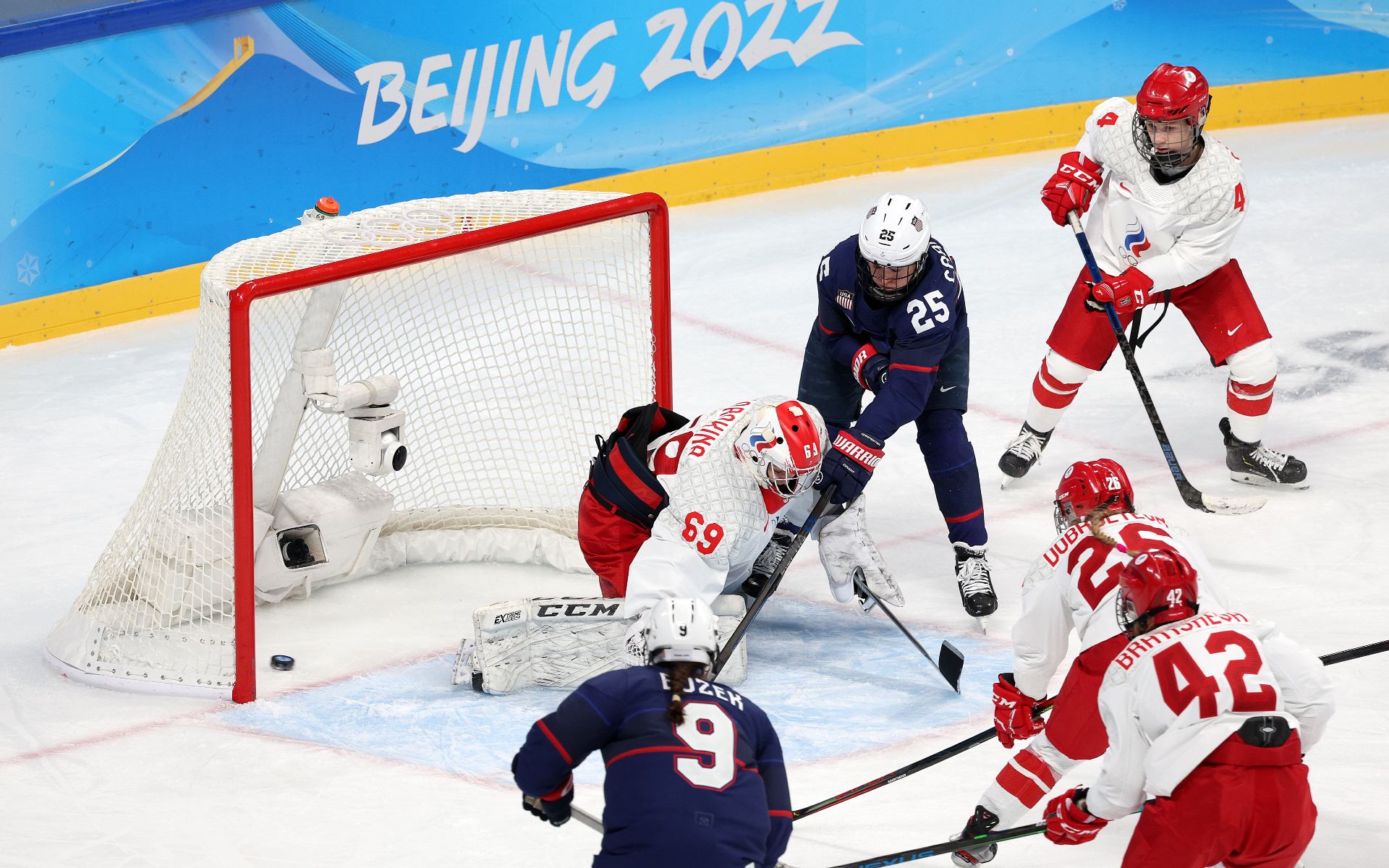 Хоккеистки сборной России разгромно проиграли команде США на ОИ-2022