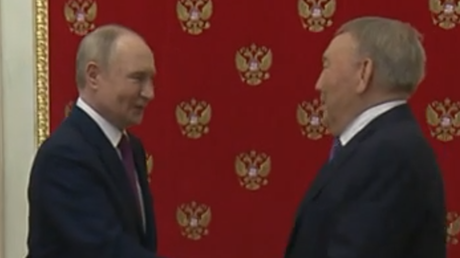 Путин встретился в Кремле с Назарбаевым