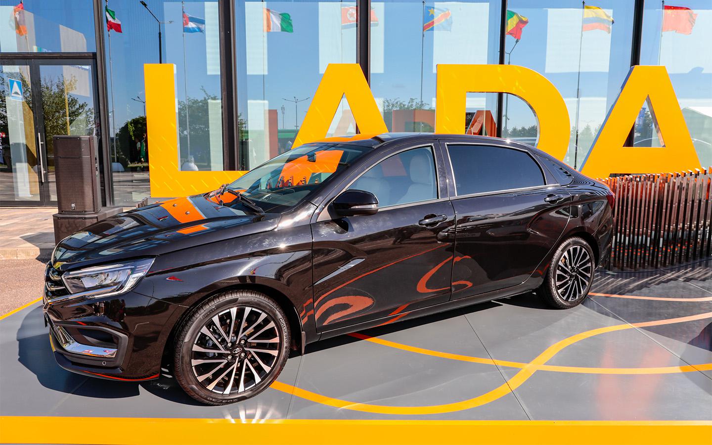 АвтоВАЗ назвал фейком сообщения о прекращении сборки Lada Aura