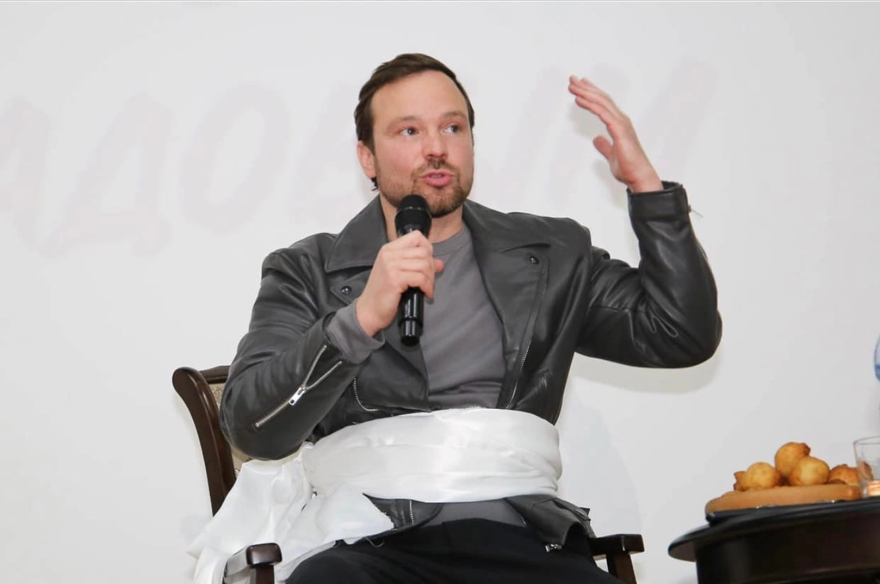 личная страница Алексея Чадова в ВК