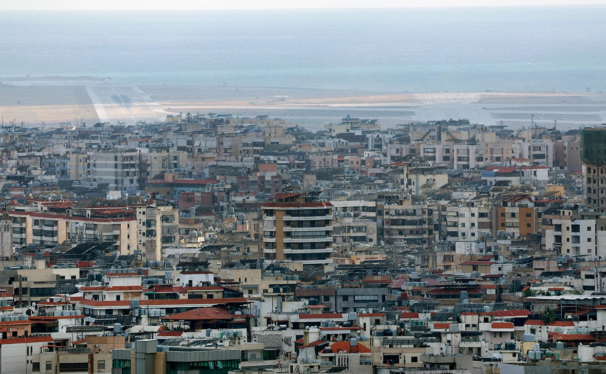 Mohamed Azakir / Reuters