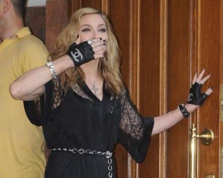 С Мадонны попытаются взыскать 333 млн руб. за шоу в Петербурге