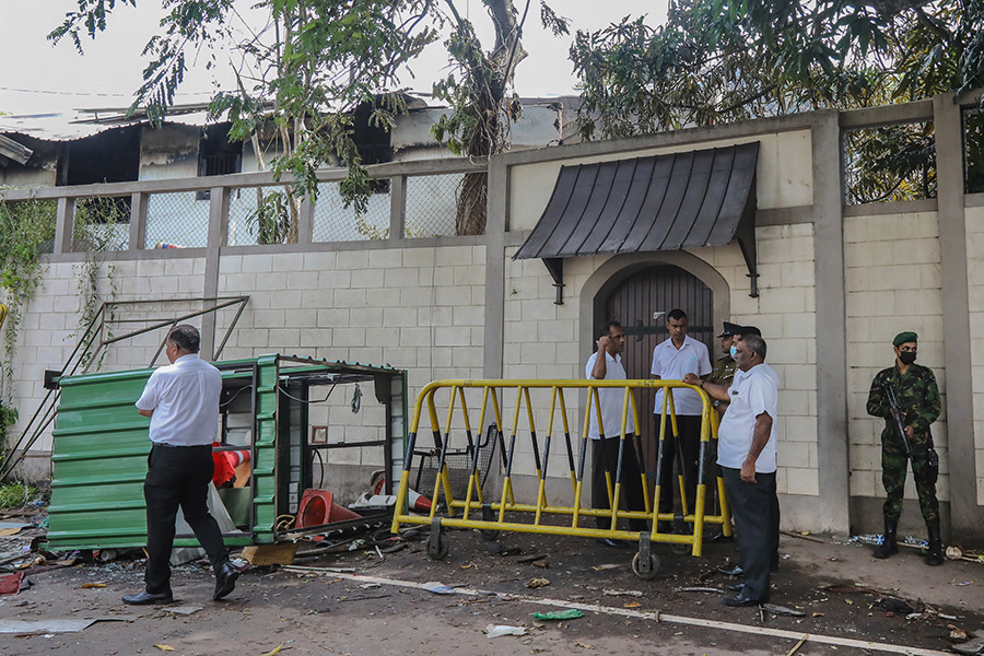 Охрана дома премьер-министра Ранила Викремесингхе в Коломбо, Шри-Ланка