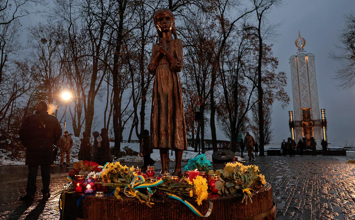 Мемориал жертв Голодомора в Киеве