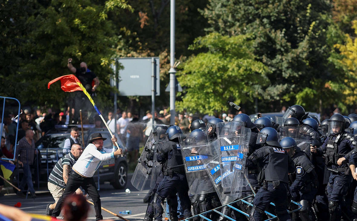 George Calin / INQUAM PHOTOS / Reuters