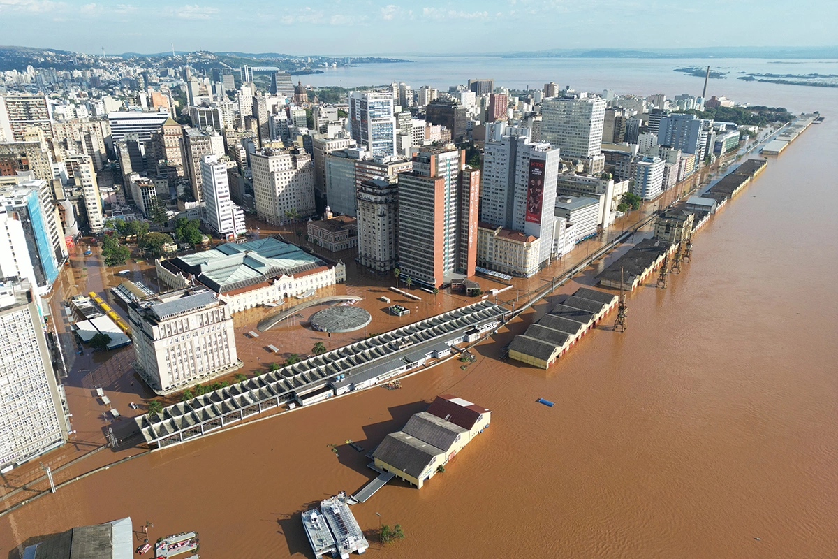<p>Затопленный город Порту-Алегри с высоты птичьего полета</p>