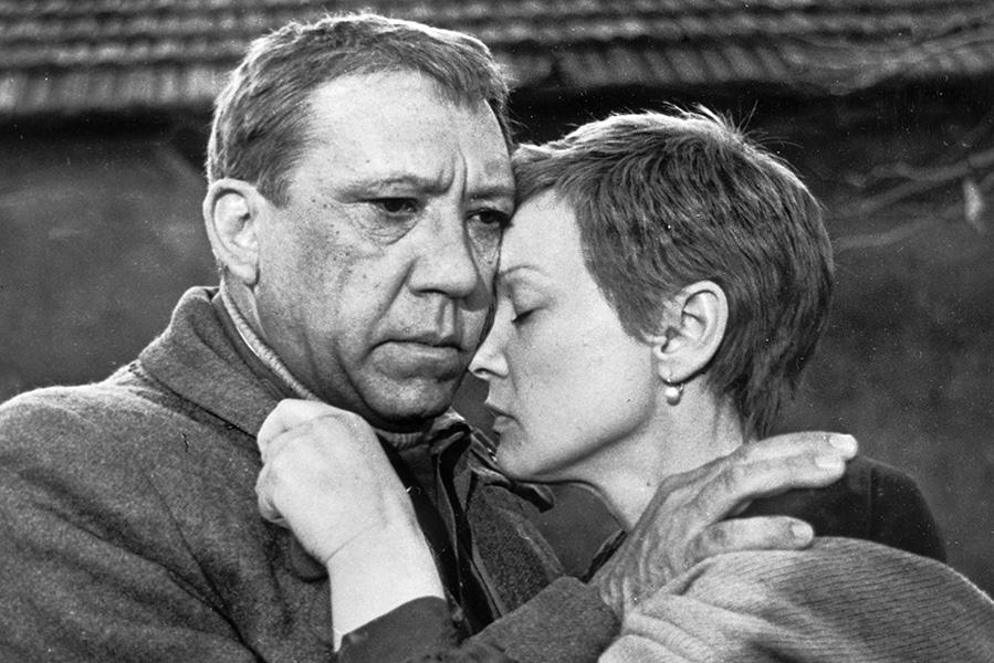 Юрий Никулин и Людмила Гурченко в фильме режиссера Алексея Германа &laquo;Двадцать дней без войны&raquo;, 1976 год
