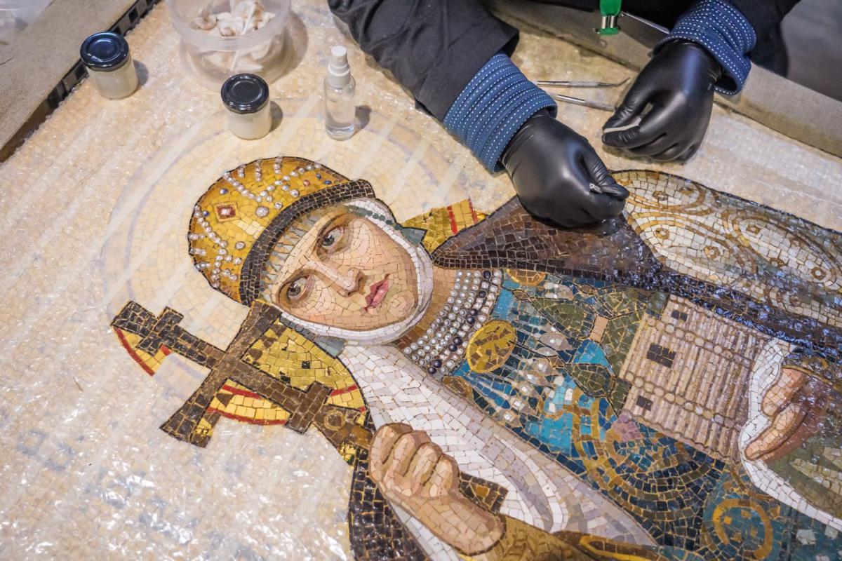 Реставрация иконы XIX века, созданной в редкой мозаичной технике на острове Мурано
