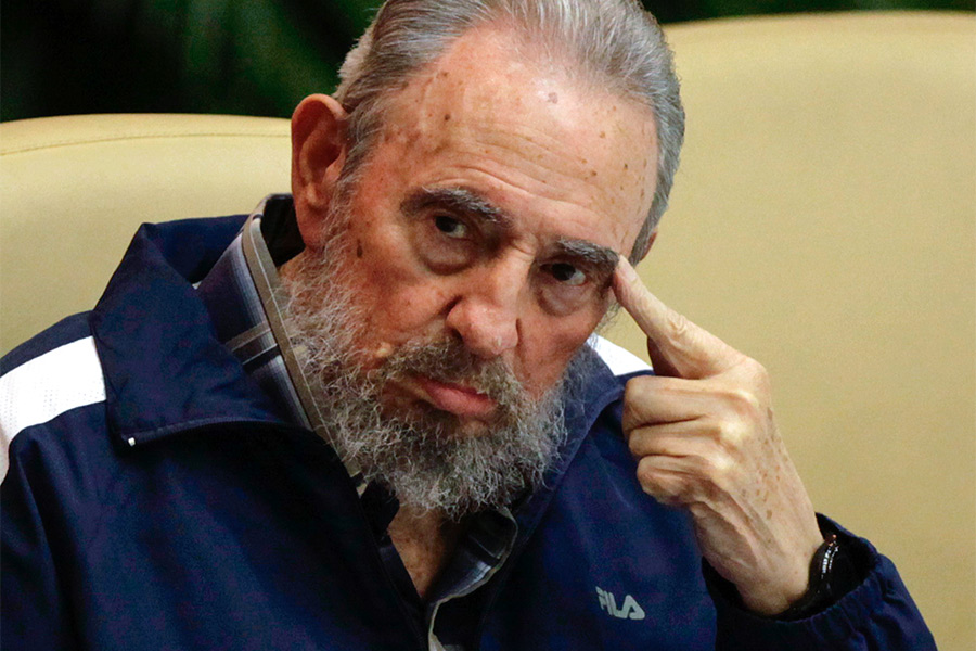 Сообщения о смерти лидера кубинской революции Фиделя Кастро публиковались в СМИ много раз, особенно после его ухода в отставку, и чаще всего были связаны с тем, что Кастро долго не появлялся на публике. В 2011 году революционер, в очередной раз опровергая слухи о своей кончине, заявил, что они веселят его. &laquo;Они убивали меня уже множество раз. Люди, которые ставят мне подобные &laquo;диагнозы&raquo;, вызывают у меня смех. Можно подумать, моя смерть действительно станет плохим событием для меня&raquo;, &mdash; заявил тогда Кастро. Он скончался в ноябре 2016 года.
