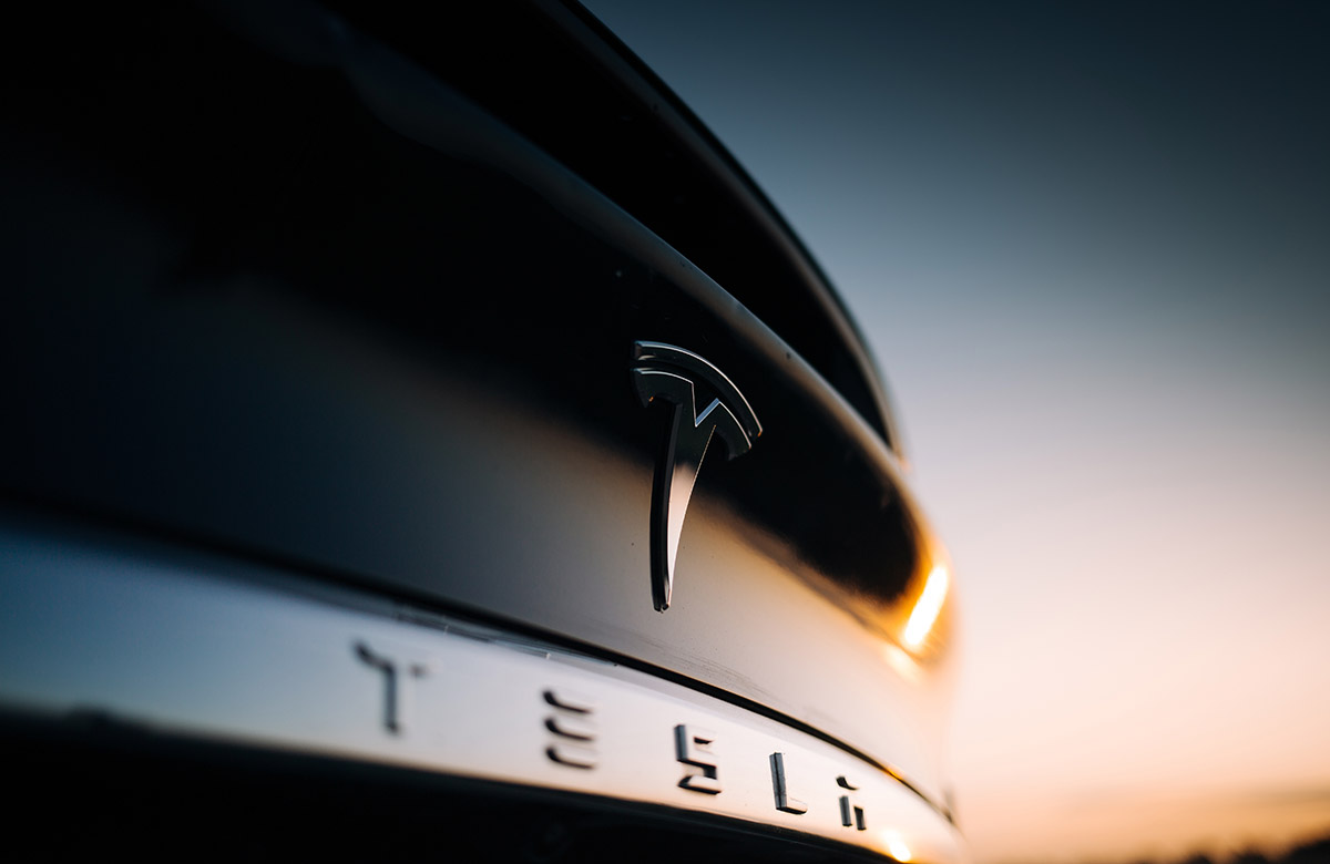 Стоимость Tesla впервые в истории достигла $1 трлн