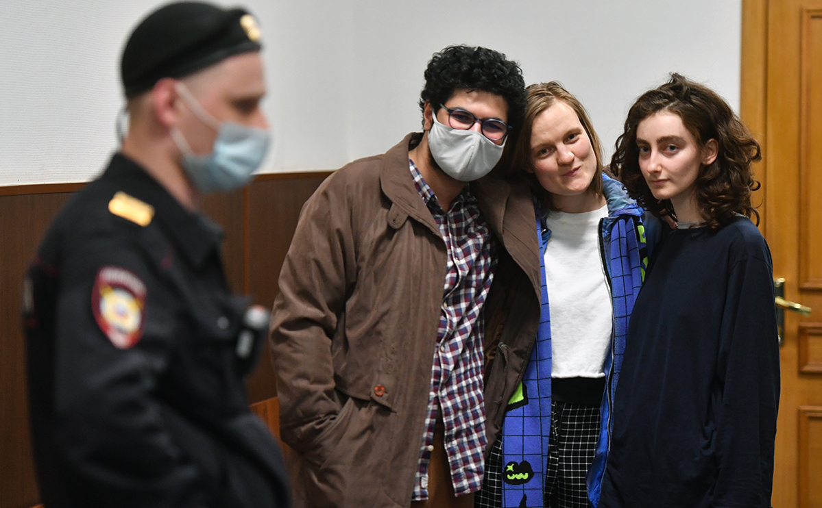 Армен Арамян, Наталья Тышкевич и Алла Гутникова (слева направо)