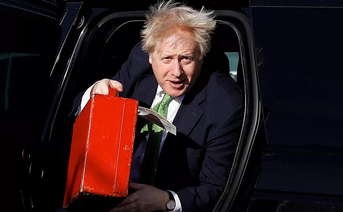 Peter Nicholls / Getty Images