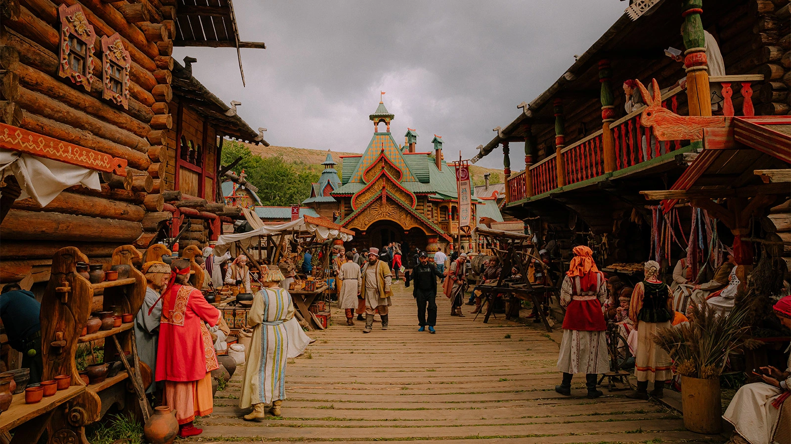 Светаның үлкен көлемдегі порнофотосуреттері Олар оны бөксеге итереді