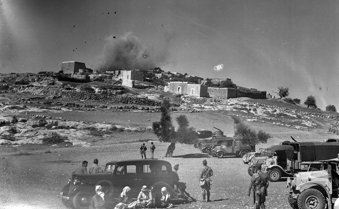 Взрыв в арабской деревне Миар недалеко от Хайфы во время беспорядков в Палестине. Времена британского мандата, 1938 год