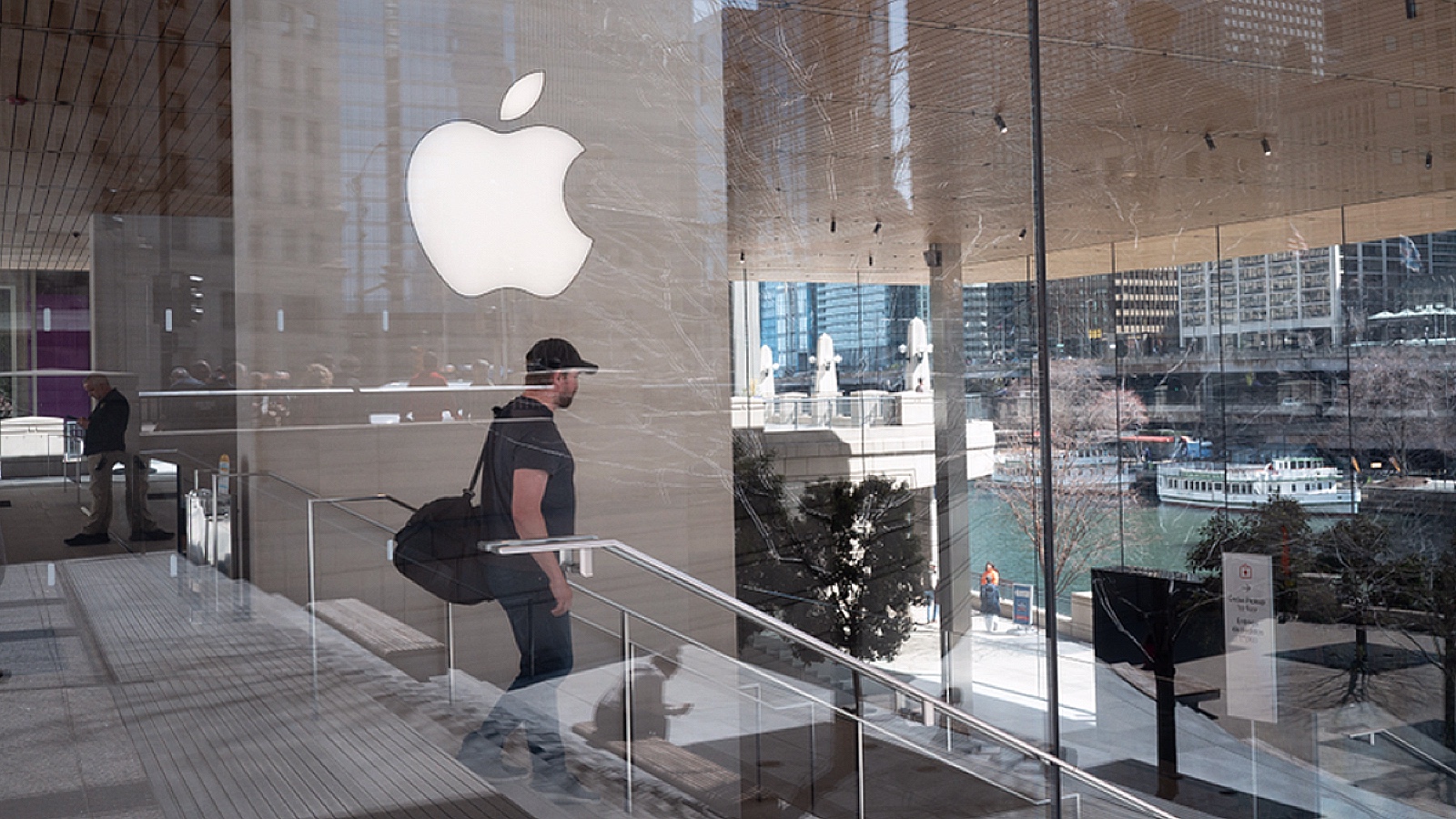 Apple выпустит «умные» очки в 2026 году