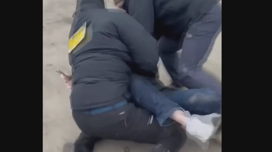 ФСБ задержала девять россиян за призывы к убийствам военных и силовиков