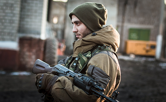 Ополченец ДНР в окрестностях Дебальцево Донецкой области.