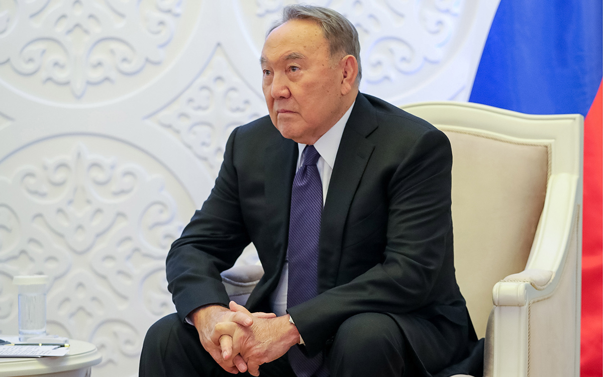 Назарбаева лишат титула и прав елбасы