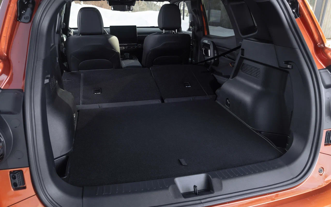Пол багажника при трансформации второго ряда в&nbsp;Haval H7 получается почти ровным