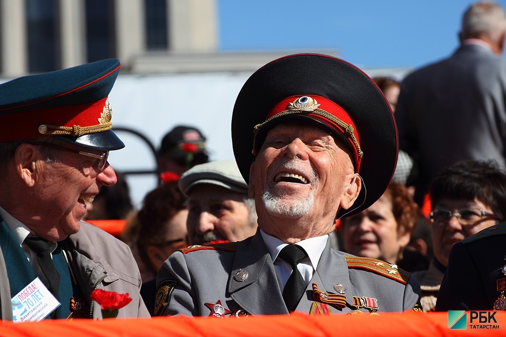 Парад Победы в Казани впервые за 10 лет прошел с участием боевой техники