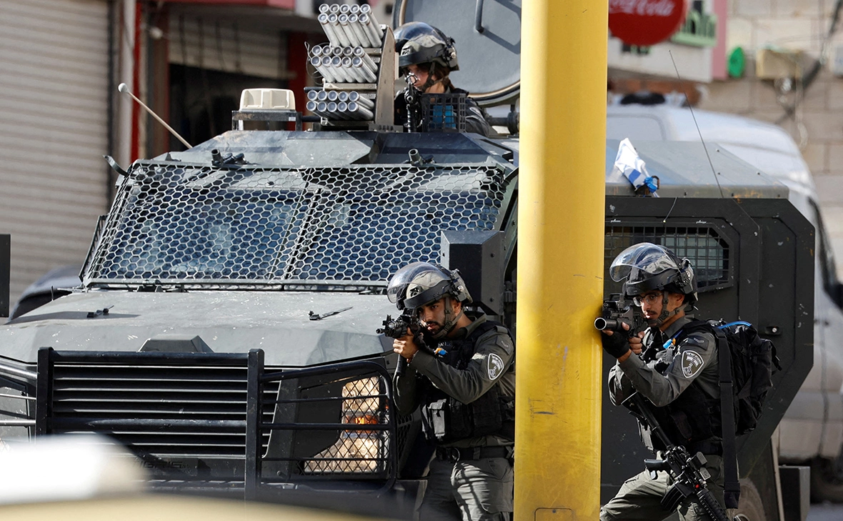 Mussa Qawasma / Reuters