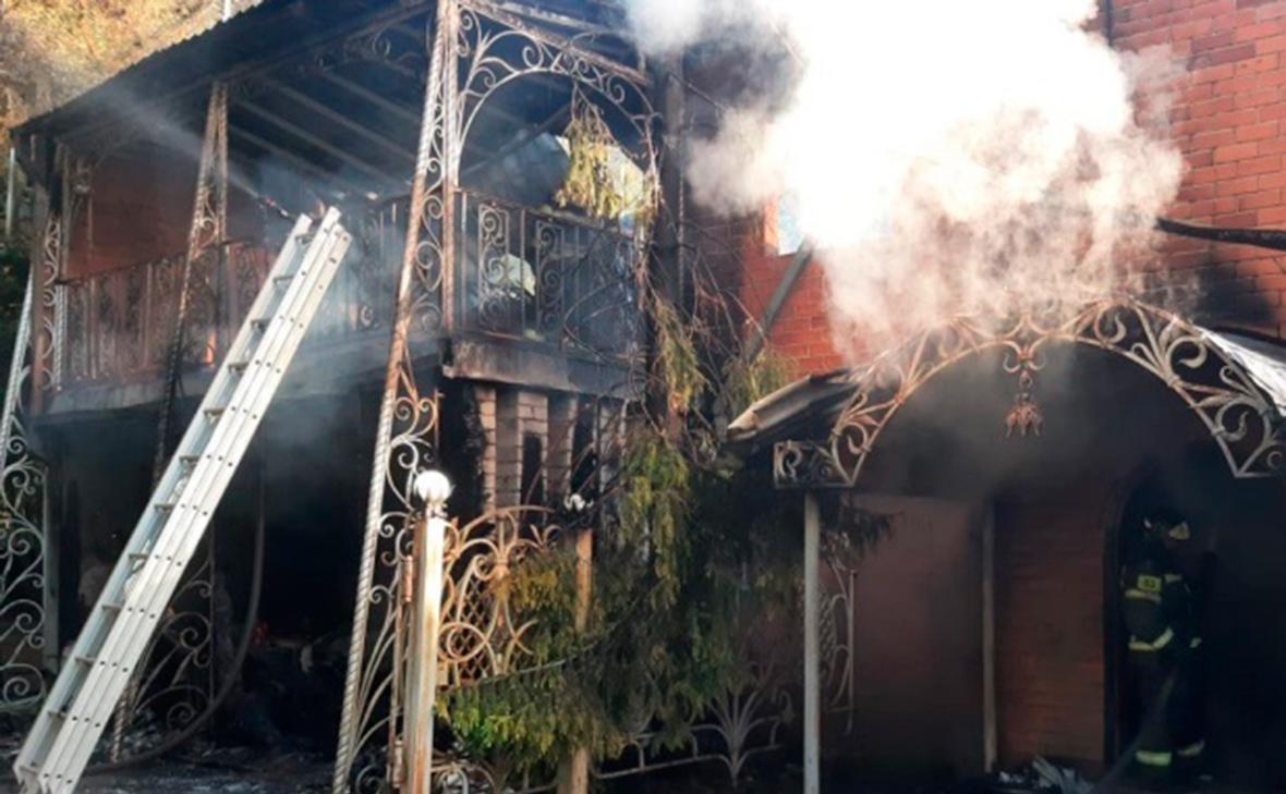 Пожарные потушили пожар в хостеле в Истре, где погибли восемь человек