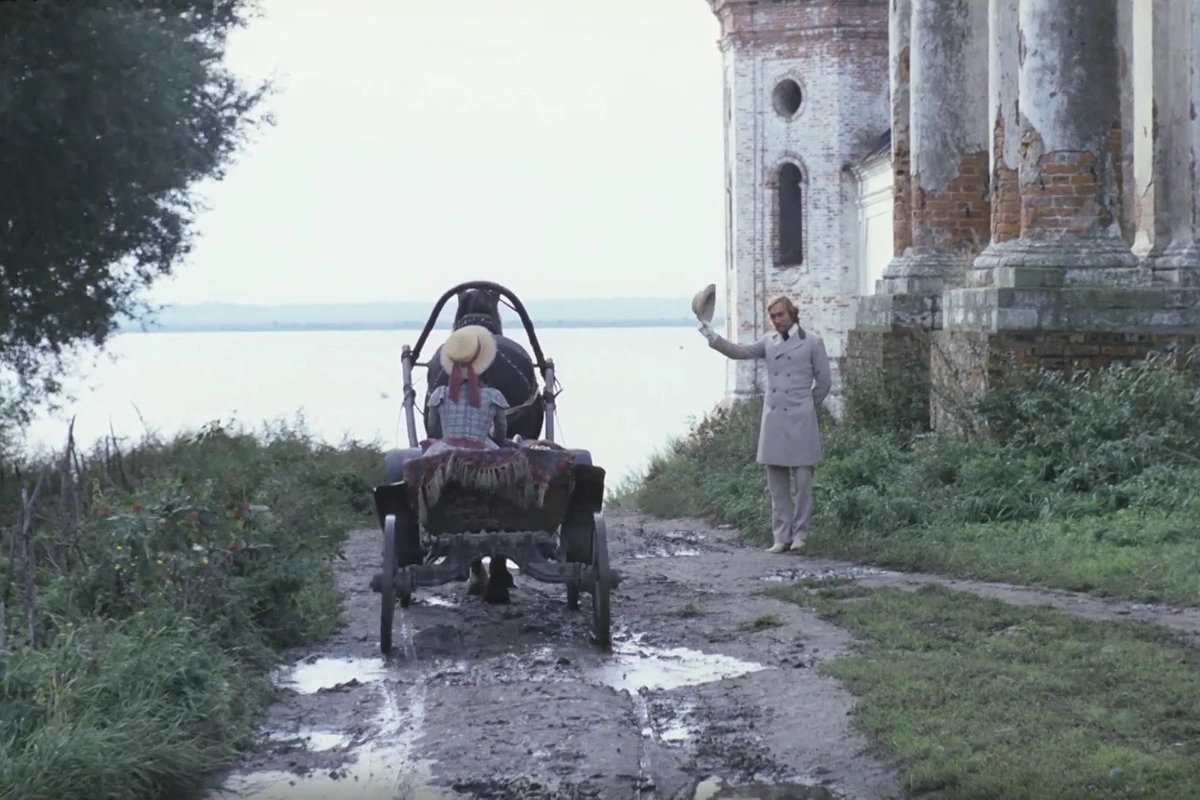 Оленька на повозке встречает Камышева у реки и предлагает подвезти, кадр из фильма «Мой ласковый и нежный зверь», режиссер Эмиль Лотяну, 1978 год