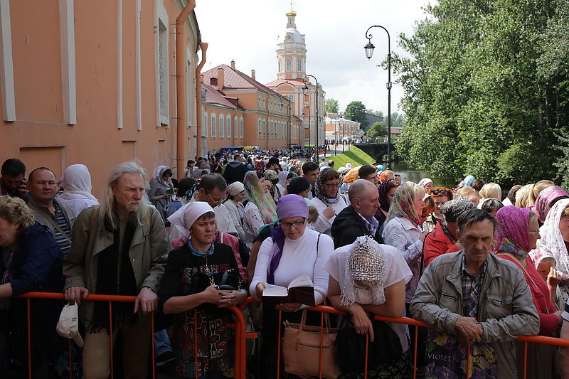 Встреча мощей святителя Николая Чудотворца в Александро-Невской лавре в Санкт-Петербурге