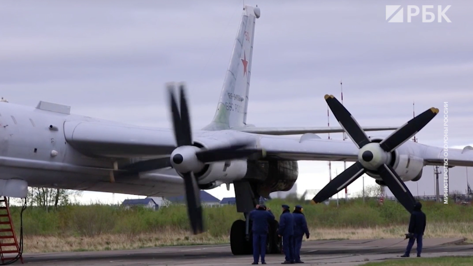 Российские Ту-95МС и бомбардировщики Китая вместе провели патрулирование