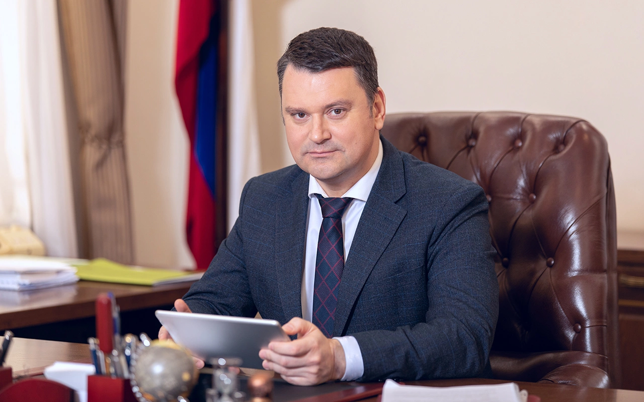 Как Соцфонд помогает бизнесу экономить миллионы рабочих часов