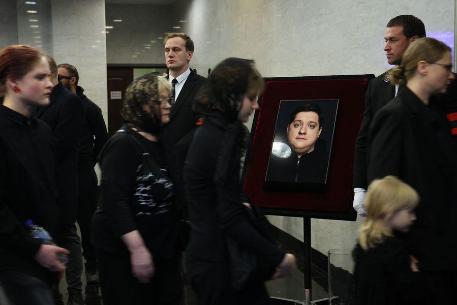 Прощание со звездой «Полицейского с Рублевки» Романом Поповым. Фото