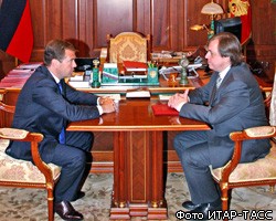 Д.Медведев учредил должность уполномоченного по правам ребенка