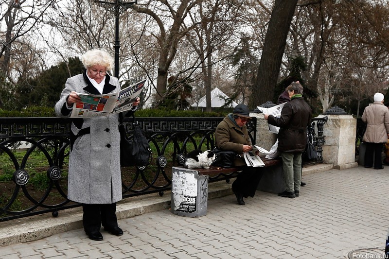 Крым: мирные будни на фоне военных