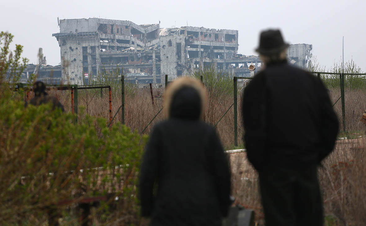 Вид на разрушенный аэропорт Донецка


