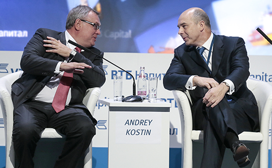 Президент – председатель правления ВТБ Андрей Костин и министр финансов Антон Силуанов (слева направо)