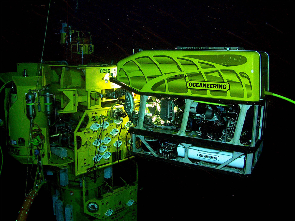 ROV (Remotely operated underwater vehicle)