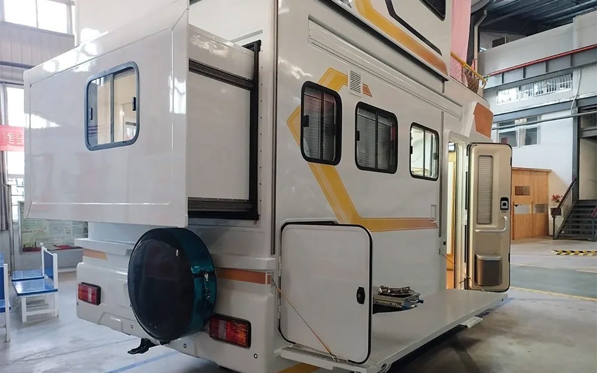 Qixing RV Star Milk River Motorhome Villa Ford